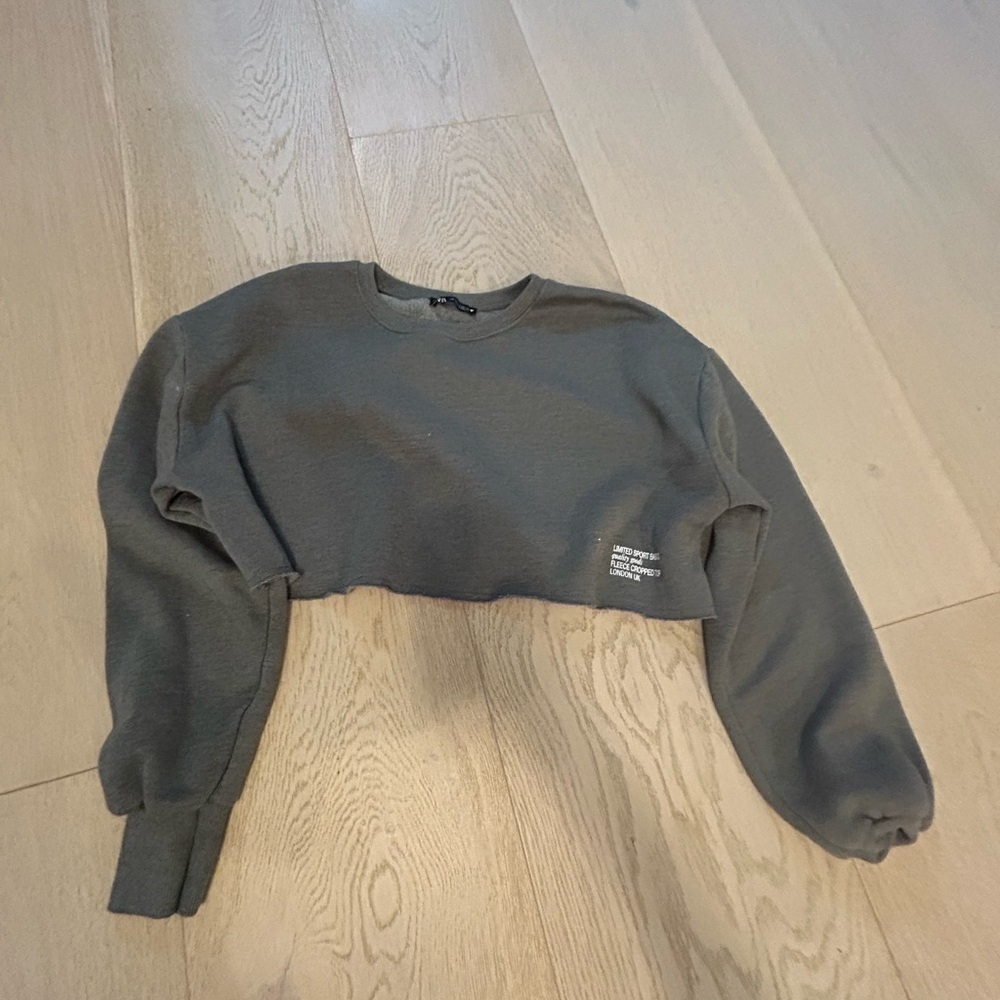 Zara cropped sweatshirt size small